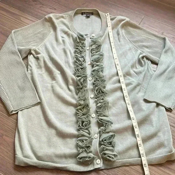 🔥Brooks Brothers🔥 | Sea foam  green button up cardigan with flowers - Picture 8 of 9